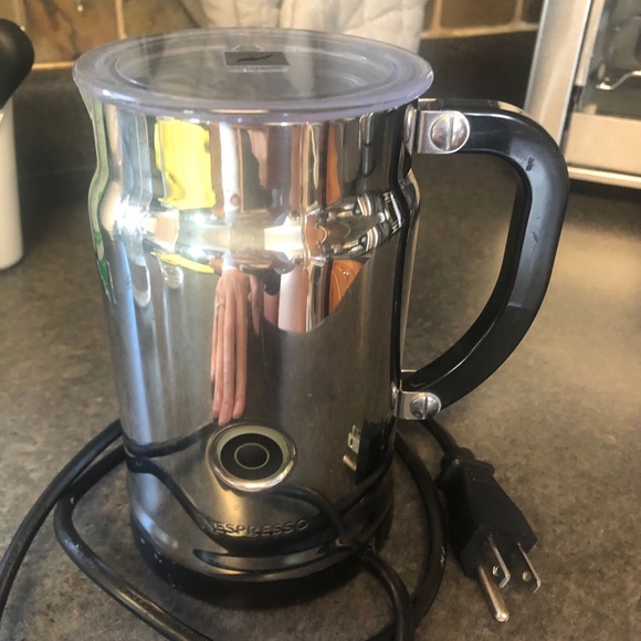 Nespresso Coffee Maker ☕️ - Picture 8 of 9